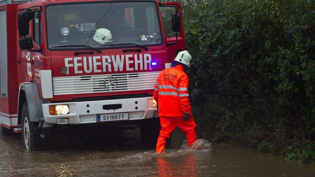 Wintereinbruch - Überflutungen in Bergheim