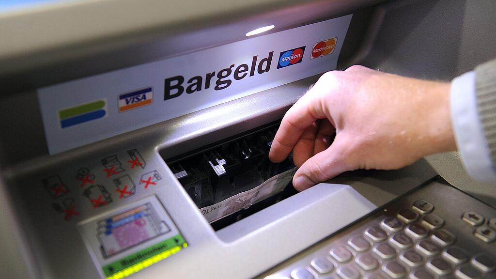 Die beiden Salzburger sprengten den Bankomat kurzerhand in die Luft.
