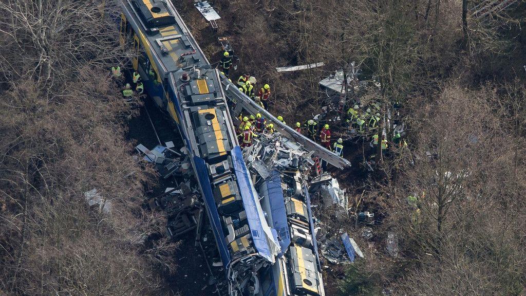 Zugunglück in Bad Aibling: Erschreckende Luftbilder