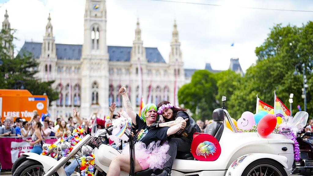 Regenbogenparade Wien 2023