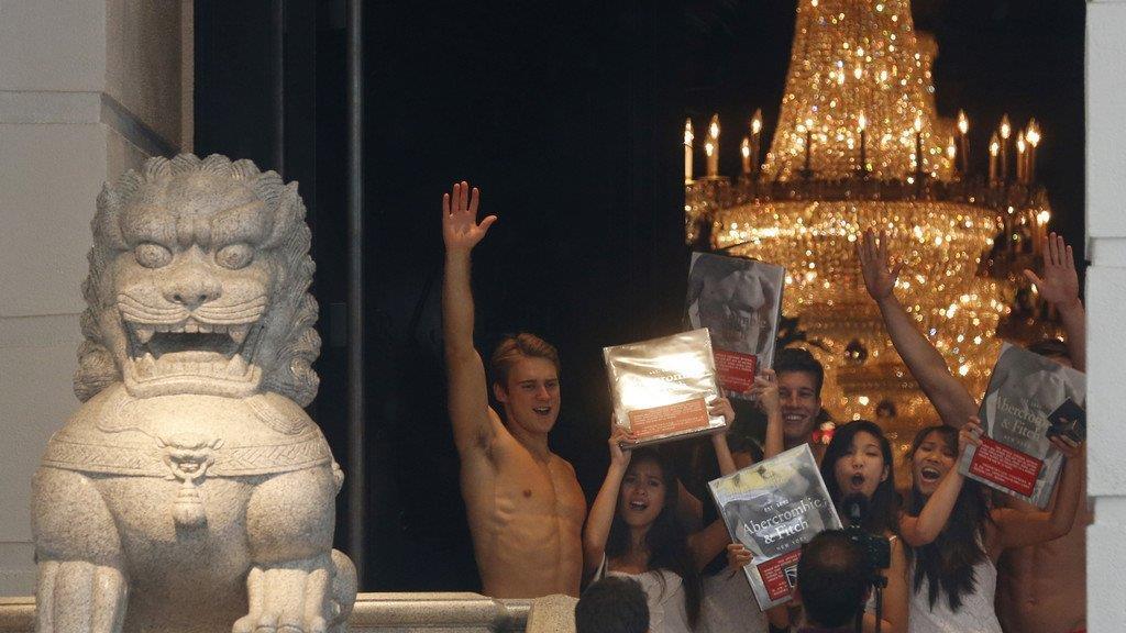 Schöner Schein bei Abercrombie & Fitch: Shops und halbnackte Models