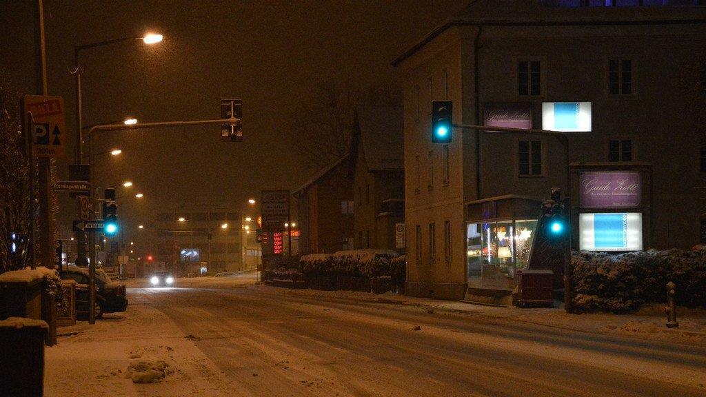 Schneefahrbahn auf den Straßen