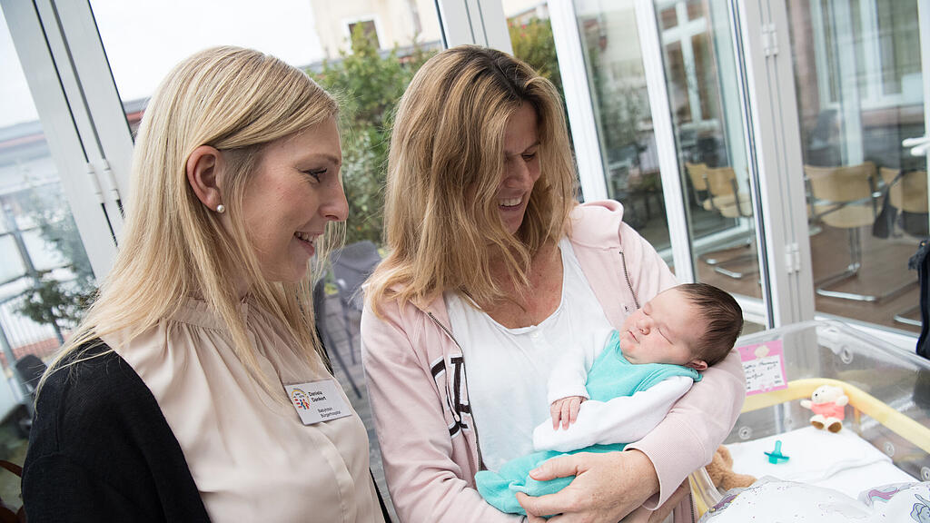 Wir haben interessante Fakten über neugeborene Babys zusammengefasst.