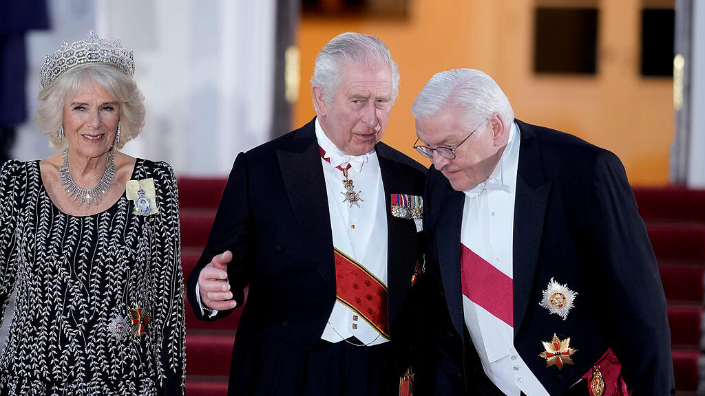 K\u00f6nig Charles III. und Camilla in Berlin