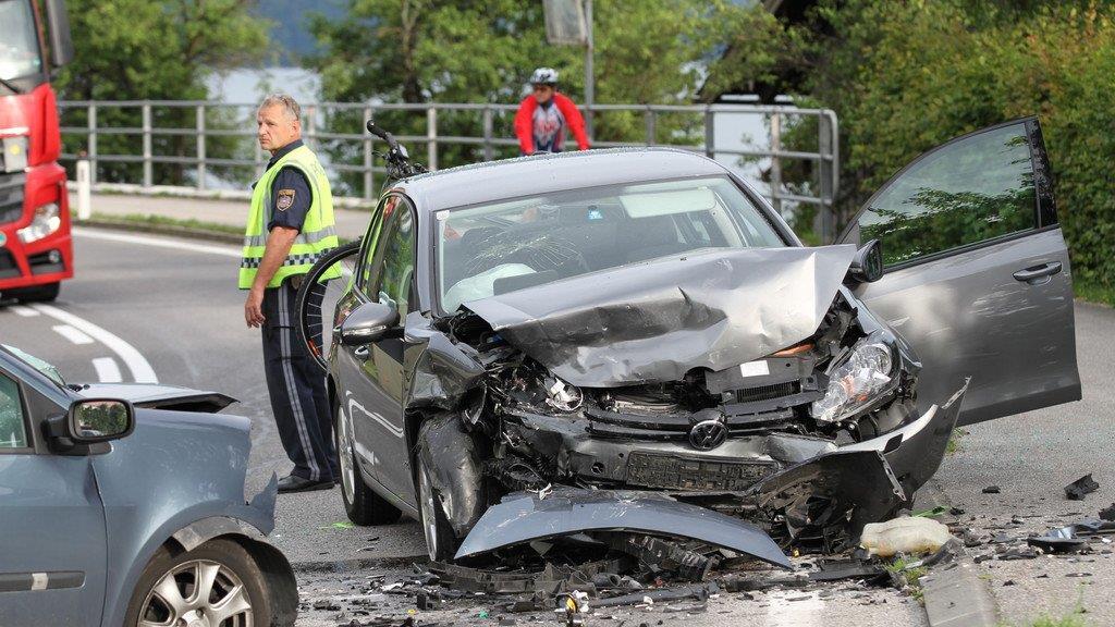 Zwei Schwerverletzte bei Frontalcrash in Mondsee