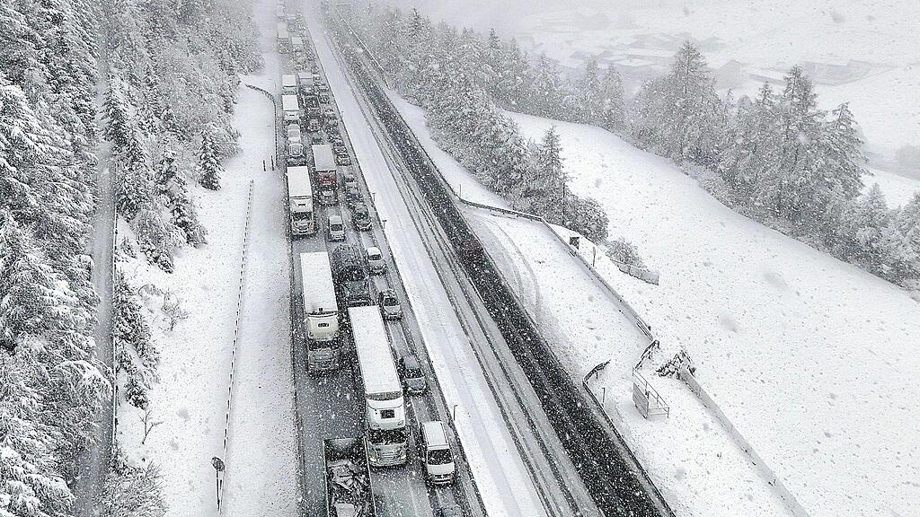 Schnee-Chaos auf Brennerautobahn