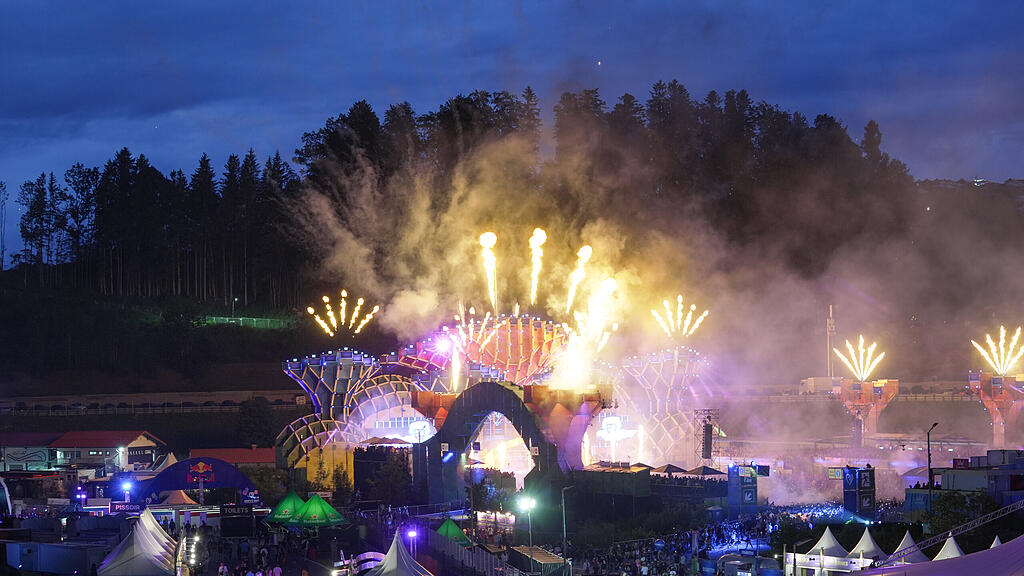 ⁠ELF24, Do, Opening Ceremony + Scooter I