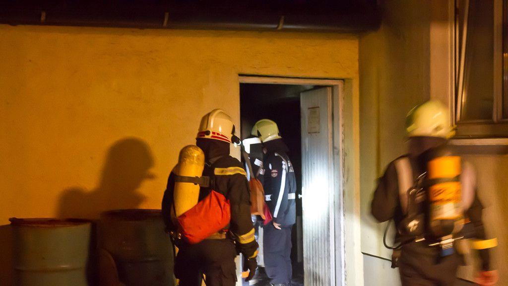 Brand in Mehrparteienhaus in Gnigl fordert Verletzten