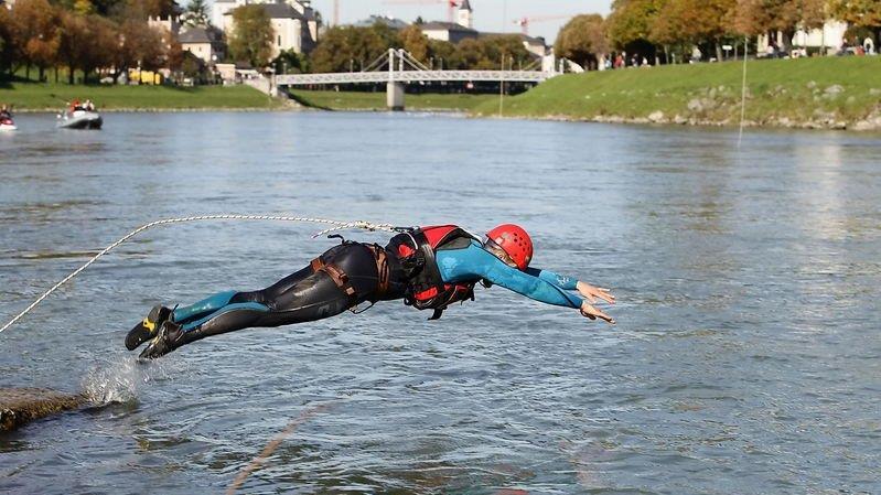 Schauübung der Wasserrettung