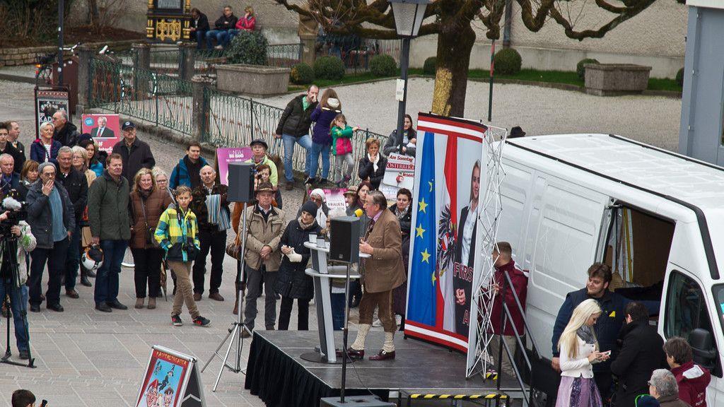 Richard Lugner auf Wahlkampftour in Salzburg II