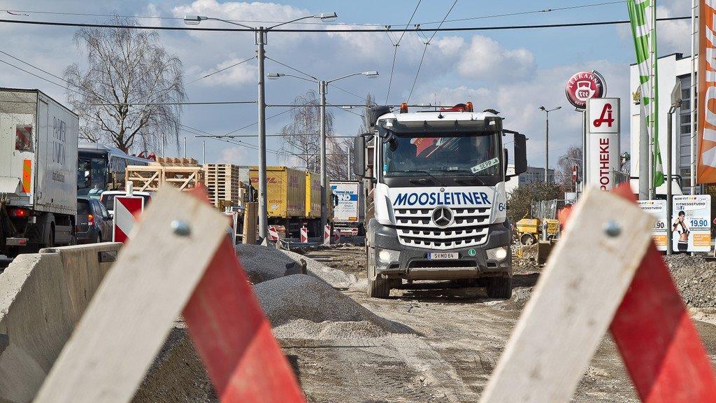 Baustelle auf Münchner Bundesstraße sorgt für Stau