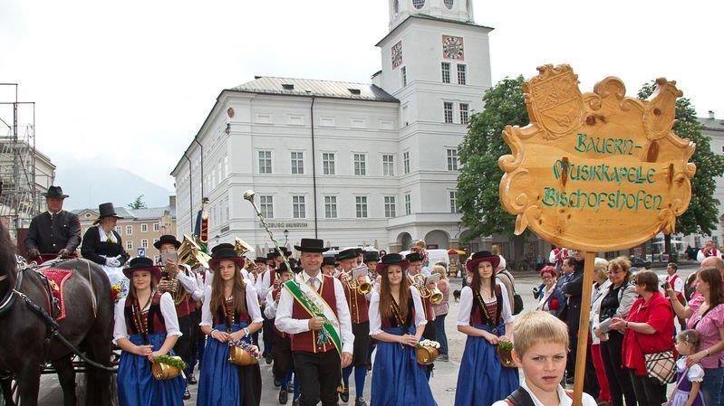 Dult: Umzug durch die Stadt