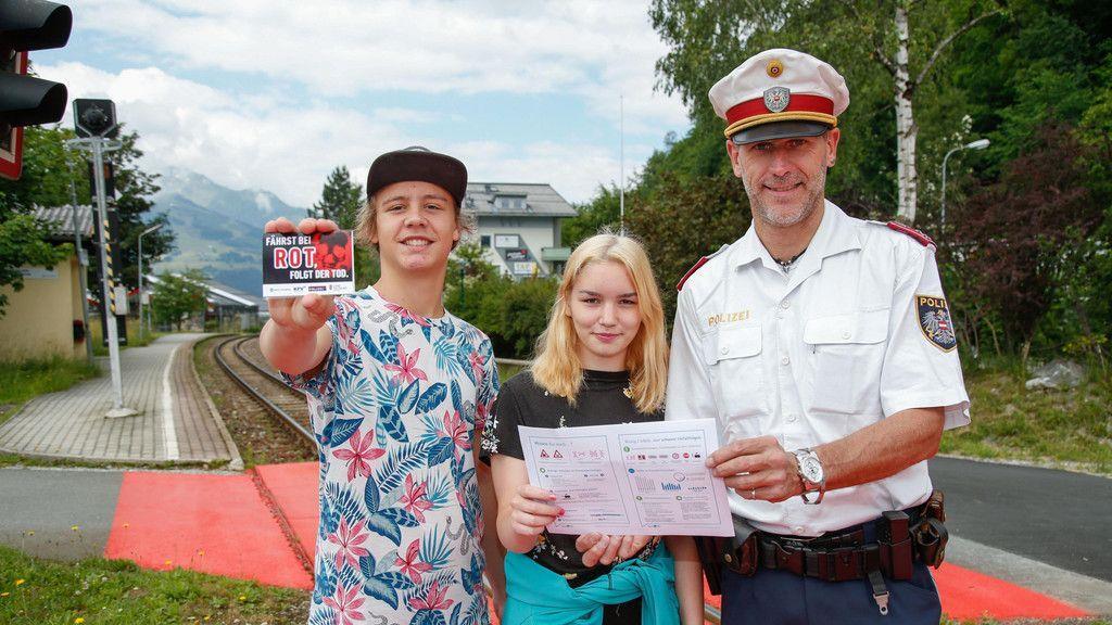 Land startet Aufklärungskampagne "Fährst bei Rot, folgt der Tod"