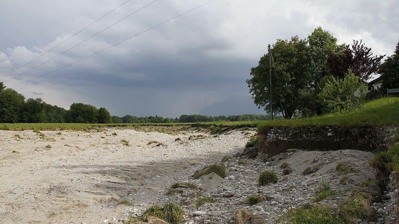 Vier Meter tiefes Loch auf B20