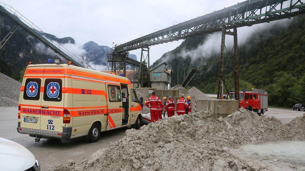 Suche nach Kuh in der Saalach