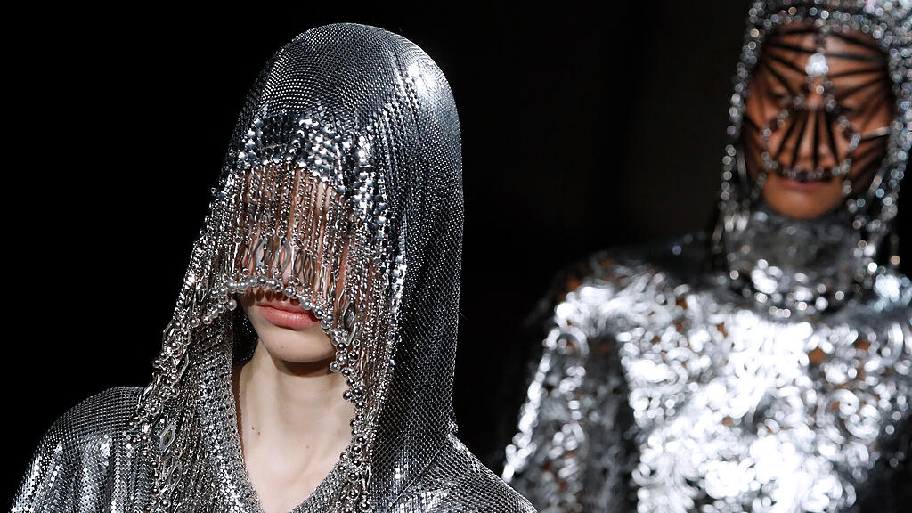 Die schr\u00e4ge Mode des Paco Rabanne