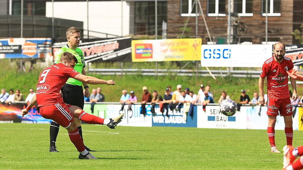 Kuchl gegen Puch