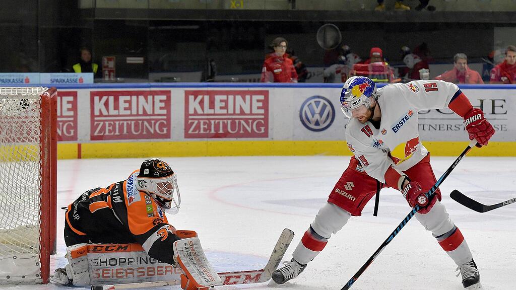 Sebastian Dahm vor dem Tor der Grazer.