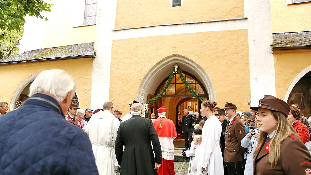 Bad Hofgastein feiert Erntedankfest und Altarweihe