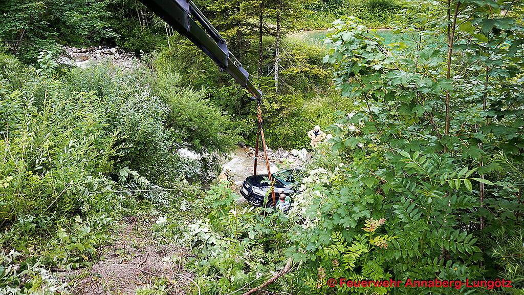 Auto im Rauchenbach