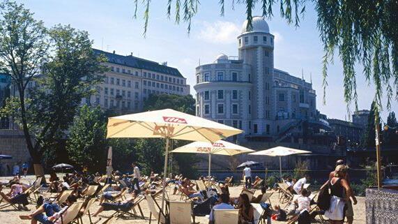 Die Wiener Schattenfestspiele gastieren in Salzburg und Bregenz