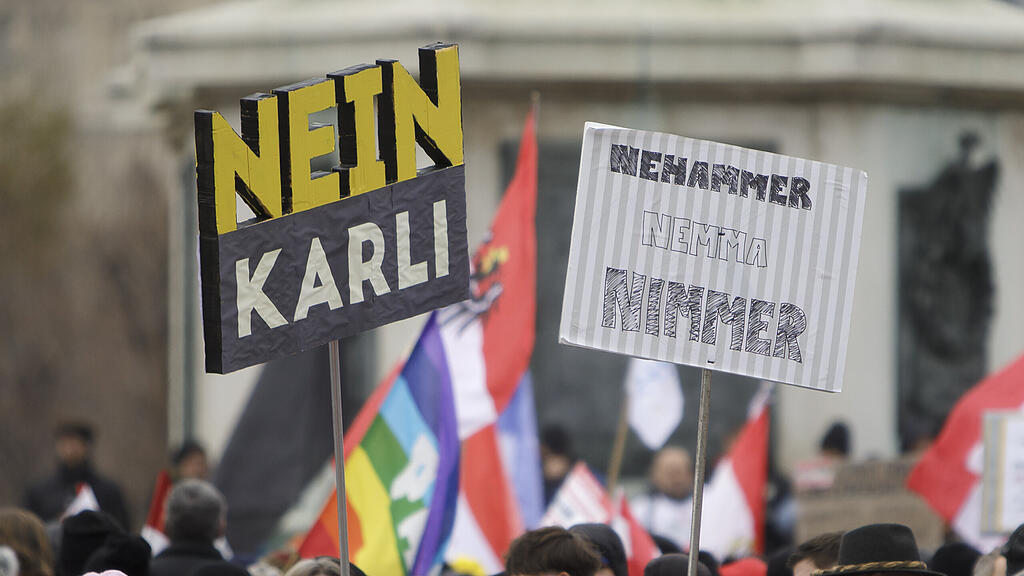 Demo am Heldenplatz