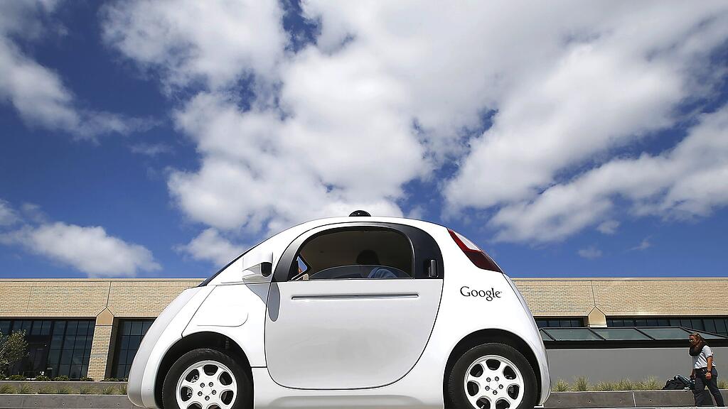 Computer sollen künftig Autos von allein steuern?