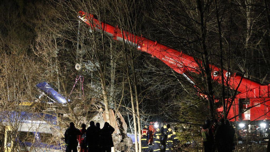 Zugunglück in Bad Aibling: Aufräumarbeiten