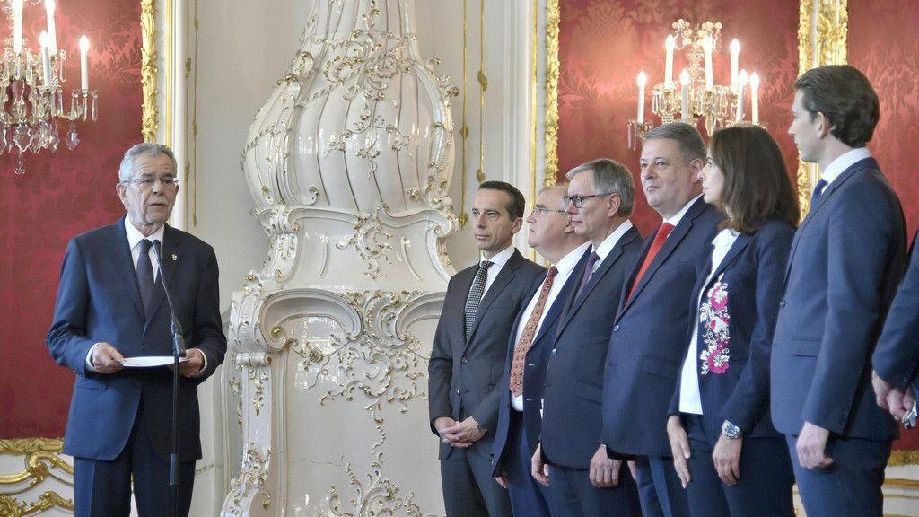 Bundesregierung bietet Demissionierung an