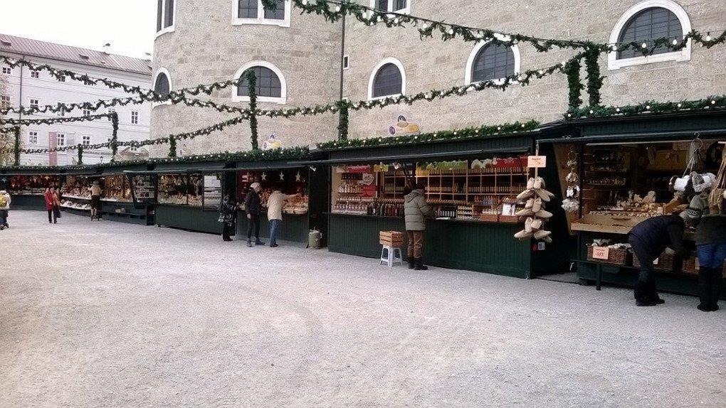 Erste Bilder des Christkindlmarkts 2013