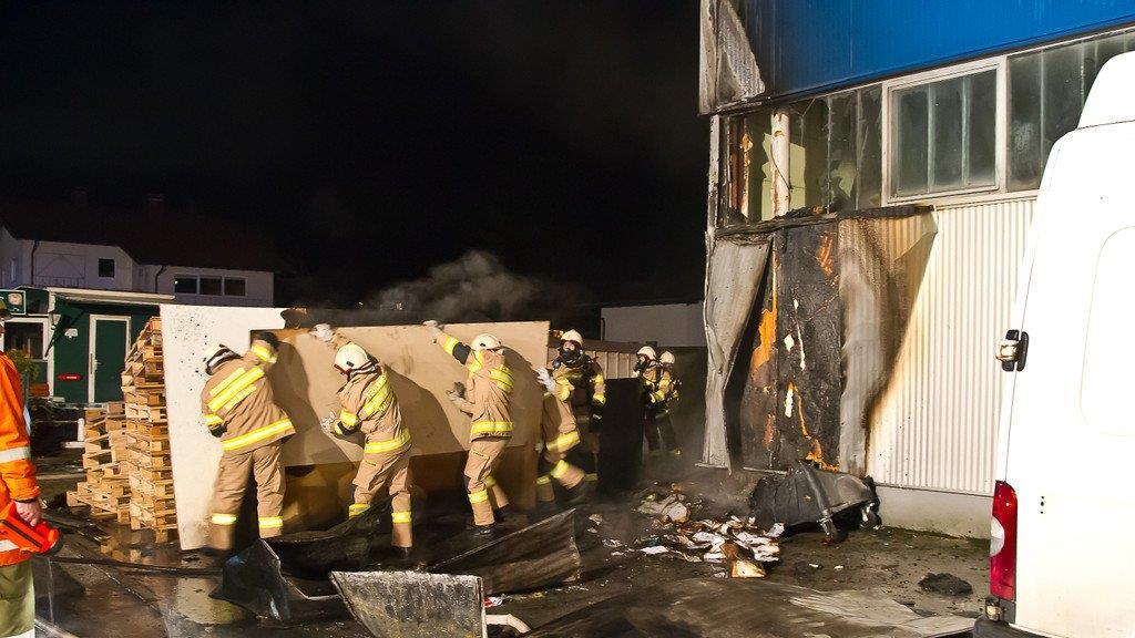 Brand im Gewerbegebiet von Hallwang I