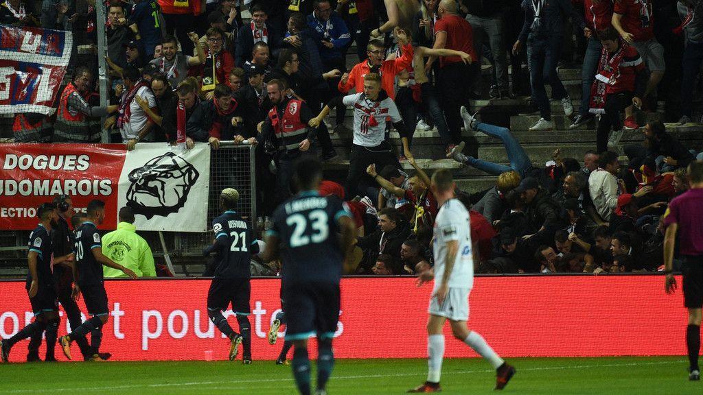 Tribünenabsperrung gibt nach: Verletzte in Amiens