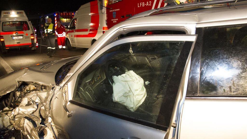 Einem 53-jährigen pkw-Lenker wurde schlecht, es kam zu einem auffahrunfall auf der A1 bei Asten.