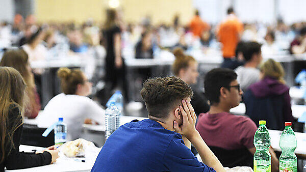 Österreicher beginnen im Durchschnitt mit 26,7 Jahren ein Studium