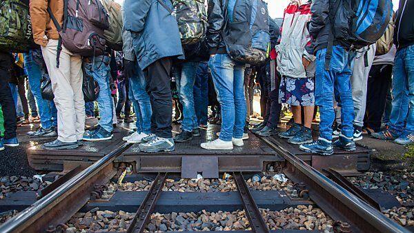 Flüchtlinge treffen in Lehrte ein