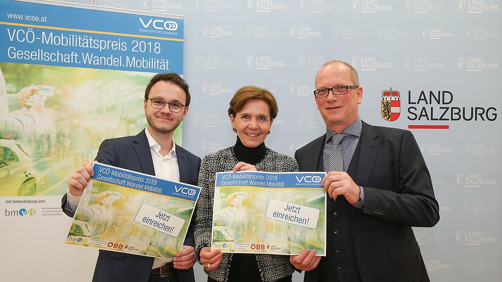 Im Bild v. li: Markus Gansterer vom VCÖ, Landesrätin Brigitta Pallauf, Wolfgang Piesch von der ÖBB Salzburg.