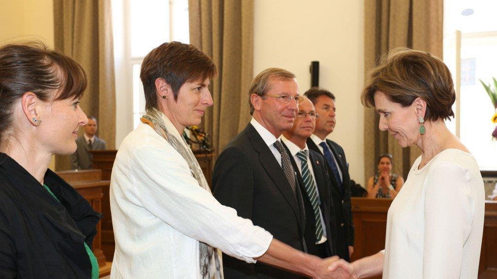 Neue Landesregierung angelobt, III