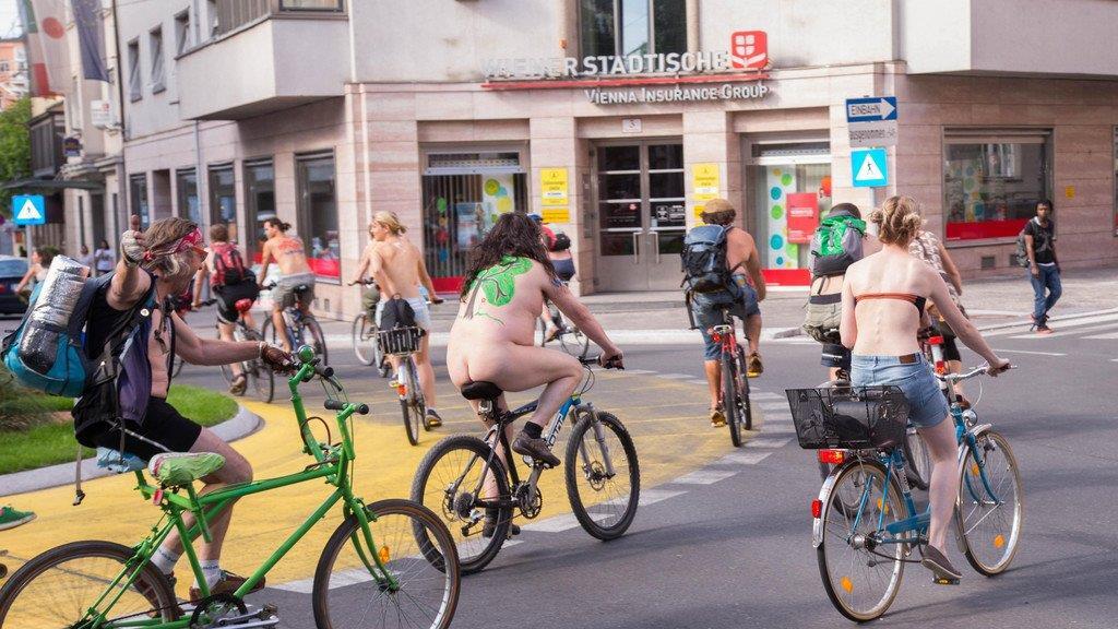 "World Naked Bike Ride" in Salzburg I