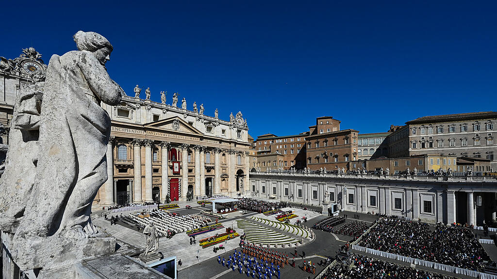 Papst erteilt Segen "Urbi et Orbi"