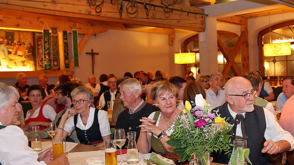 Sch\u00fctzenball in Puch