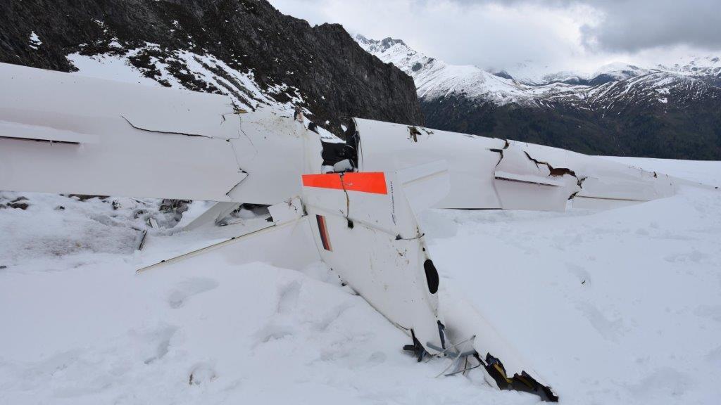 Abgestürztes Motorsegelflugzeug
