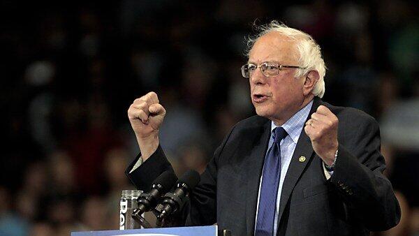 Sanders liegt klar hinter seiner Rivalin Hillary Clinton