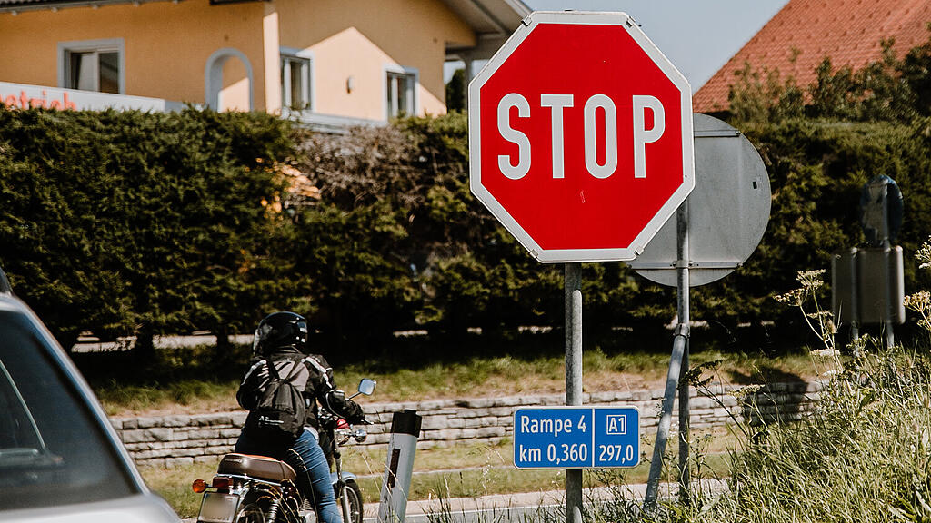 SB, Stop, Stoptafel, Stopschild, Halt, Unfall.jpg