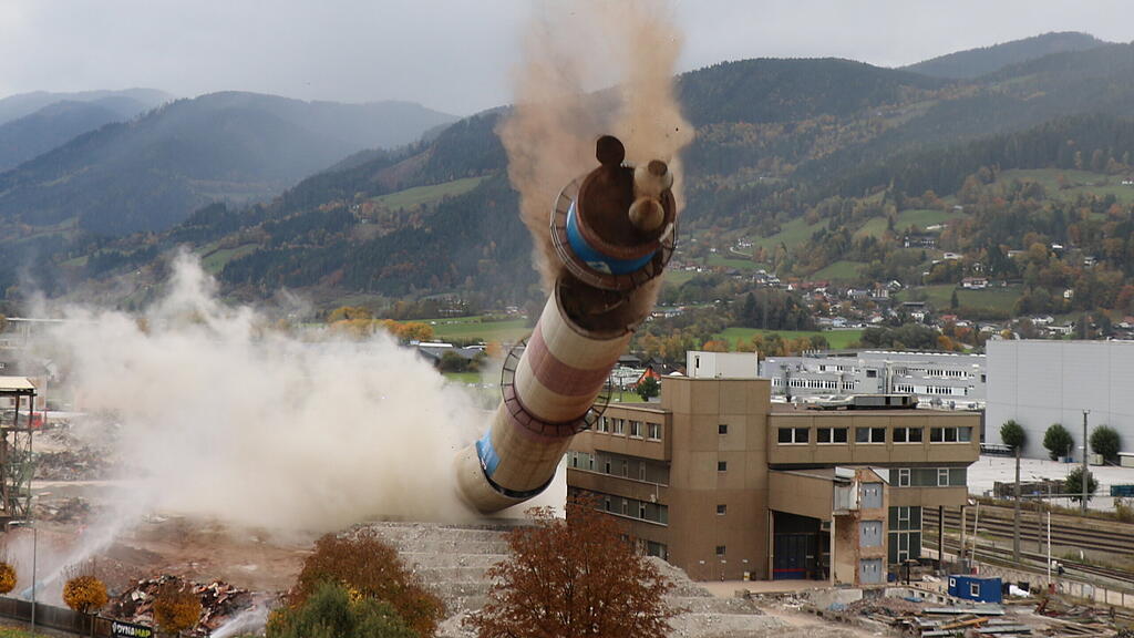 "Langer Ernst": Industriedenkmal in Trieben spektakulär gesprengt