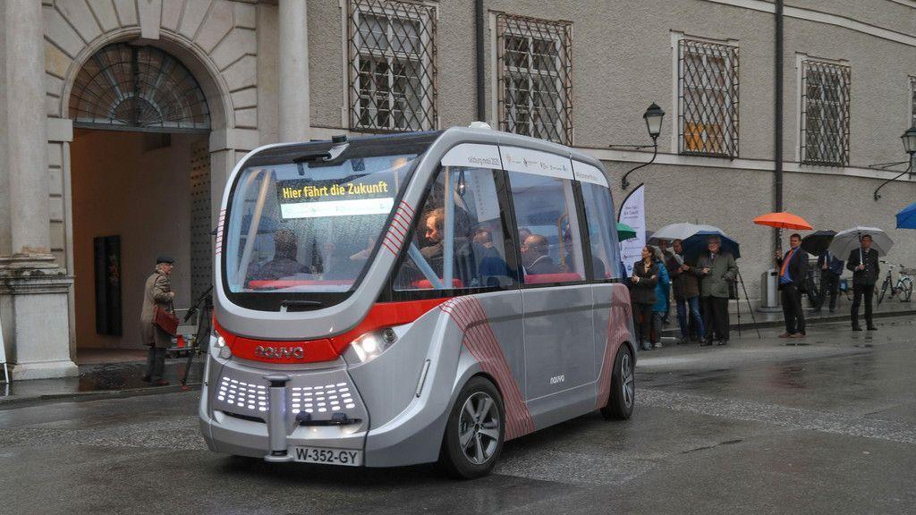 Selbstfahrender Bus III