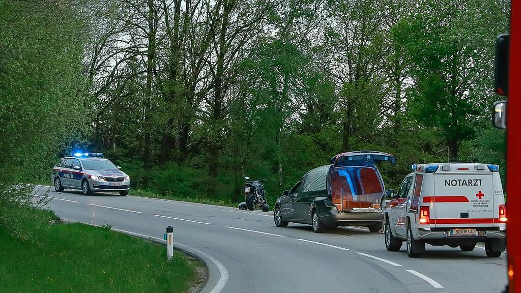Mann kam in scharfer Rechtskurve zu Sturz