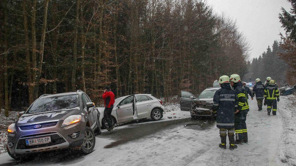 Sechs Verletzte bei Unfall in Feldkirchen