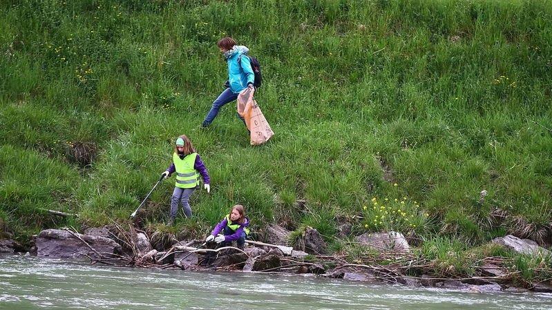 Reinigung der Salzachufer