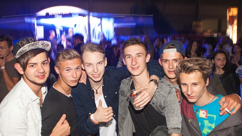 Kick-Off-Party, I