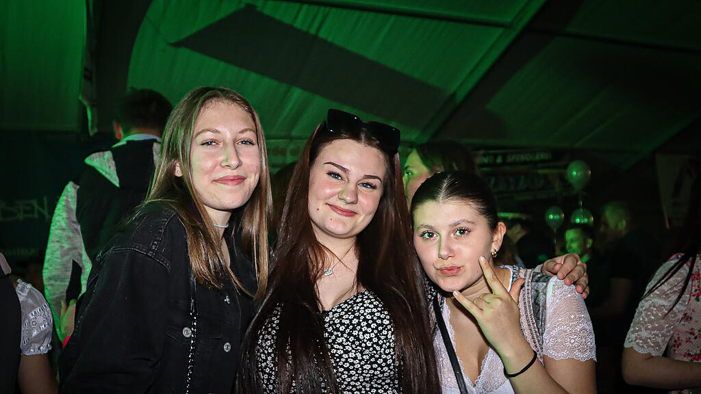 Maifest Stra\u00dfwalchen